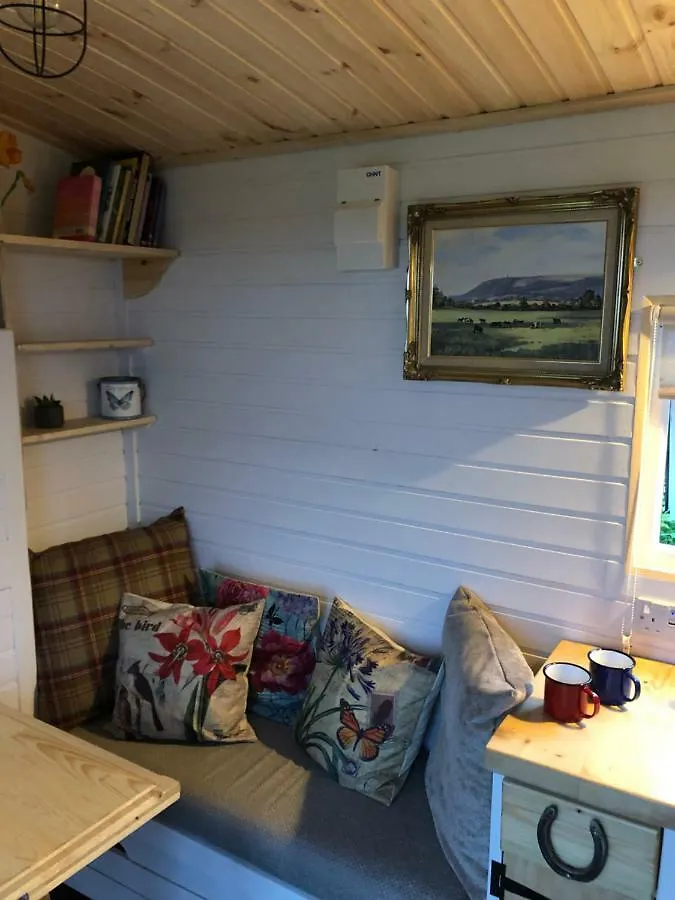 Luxury tent Clydesdale Shepherds Hut Hotel Belfast