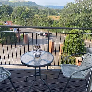 Apartment Hastings Extra Large Self Catering Tourism Certified Free Parking Wifi, Belfast